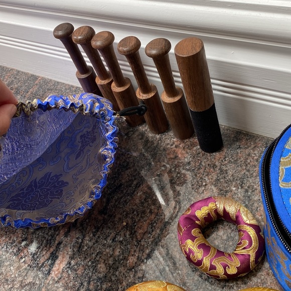 NHZ Chakra Healing Tibetan Singing Bowl Set (Bowls Not Included) - Picture 3 of 3